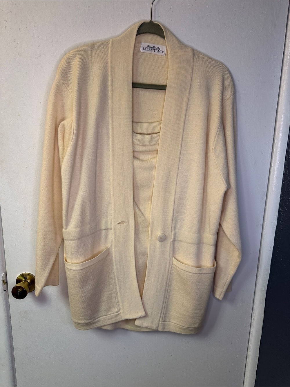 100% Wool Ellen Tracy Pale Cream Open-Front Cardigan and Skirt Set